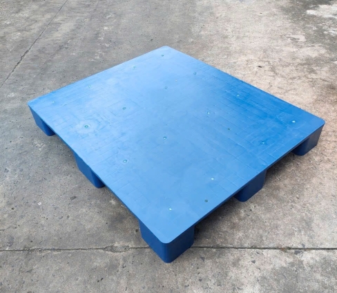 pallet-nhua-9-chan-gu-mat-bit