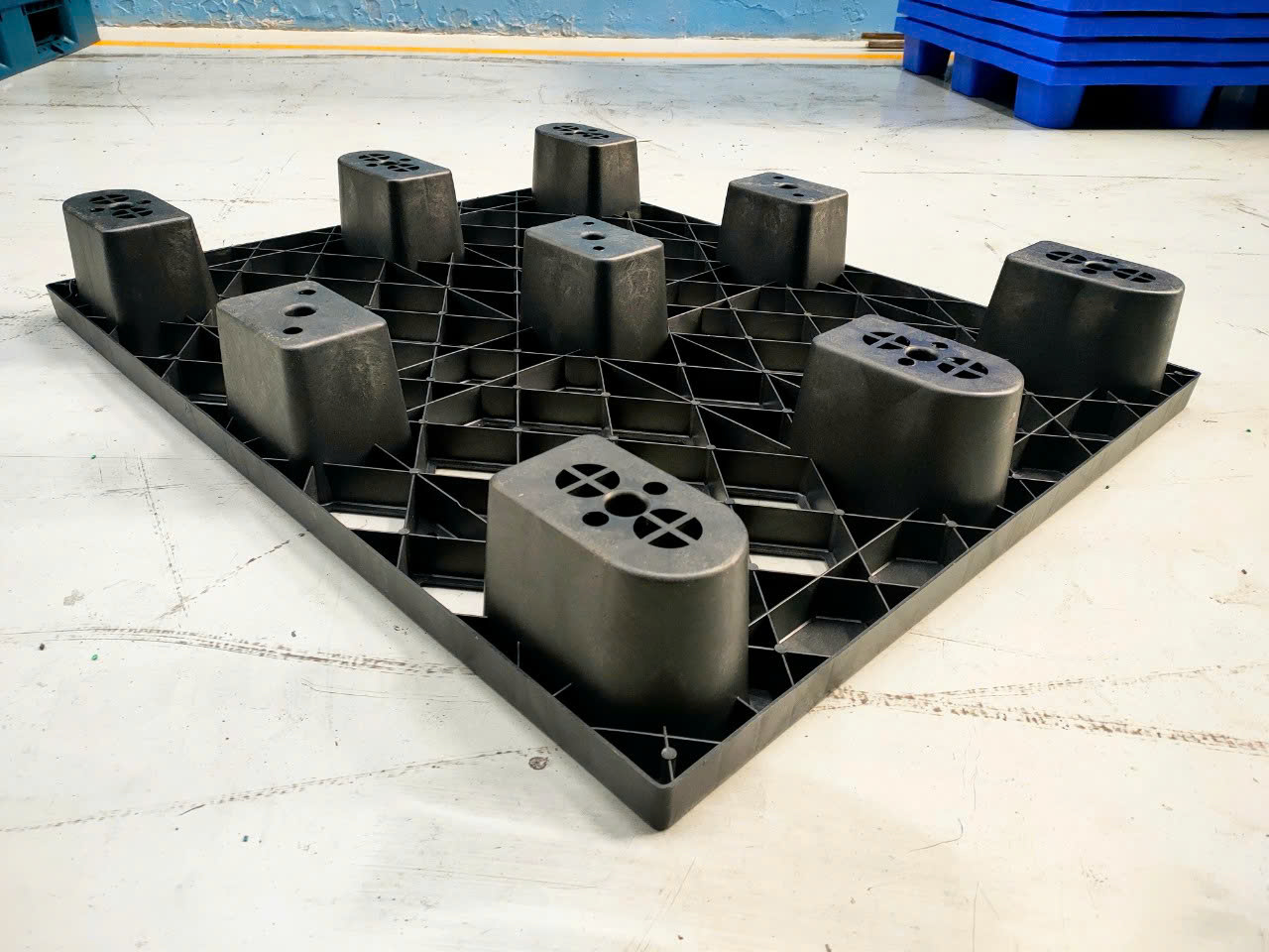 pallet nhựa để kê hàng hóa giá sỉ tại HCM
